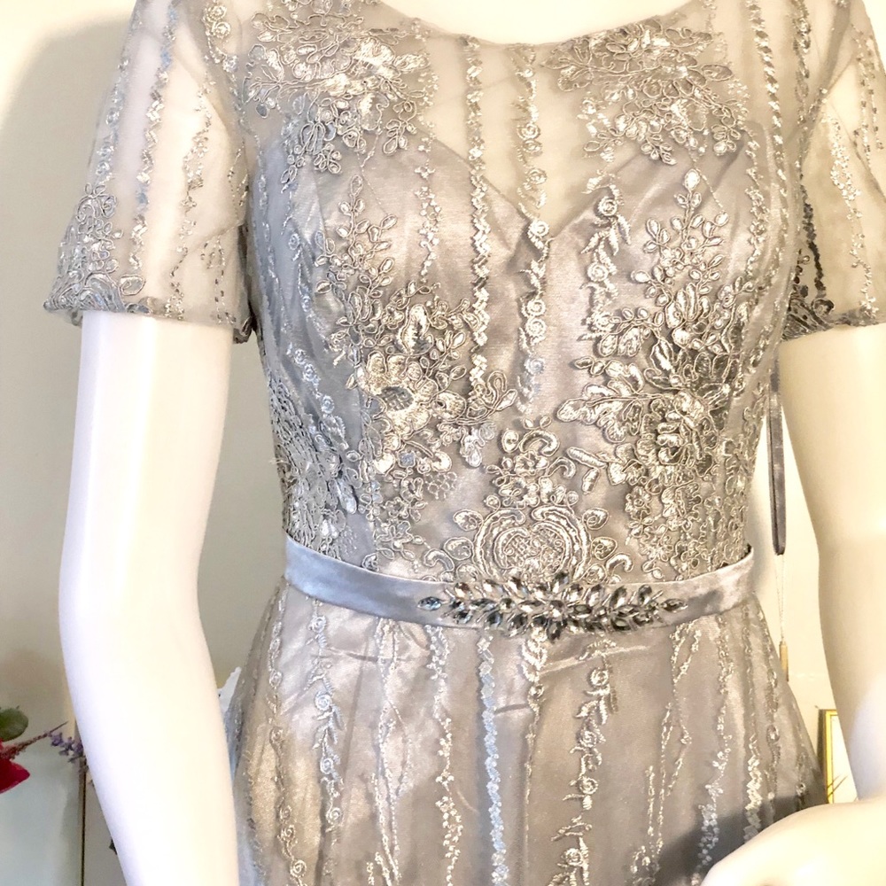 Dress - Picture 6 of 7